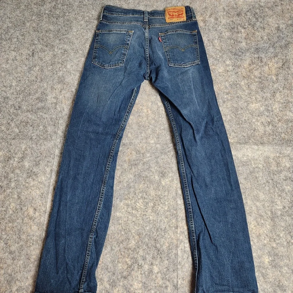 Levis 513 Slim Straight Jeans Men 28x30 Blue Dark Wash Denim Faded Whiskers